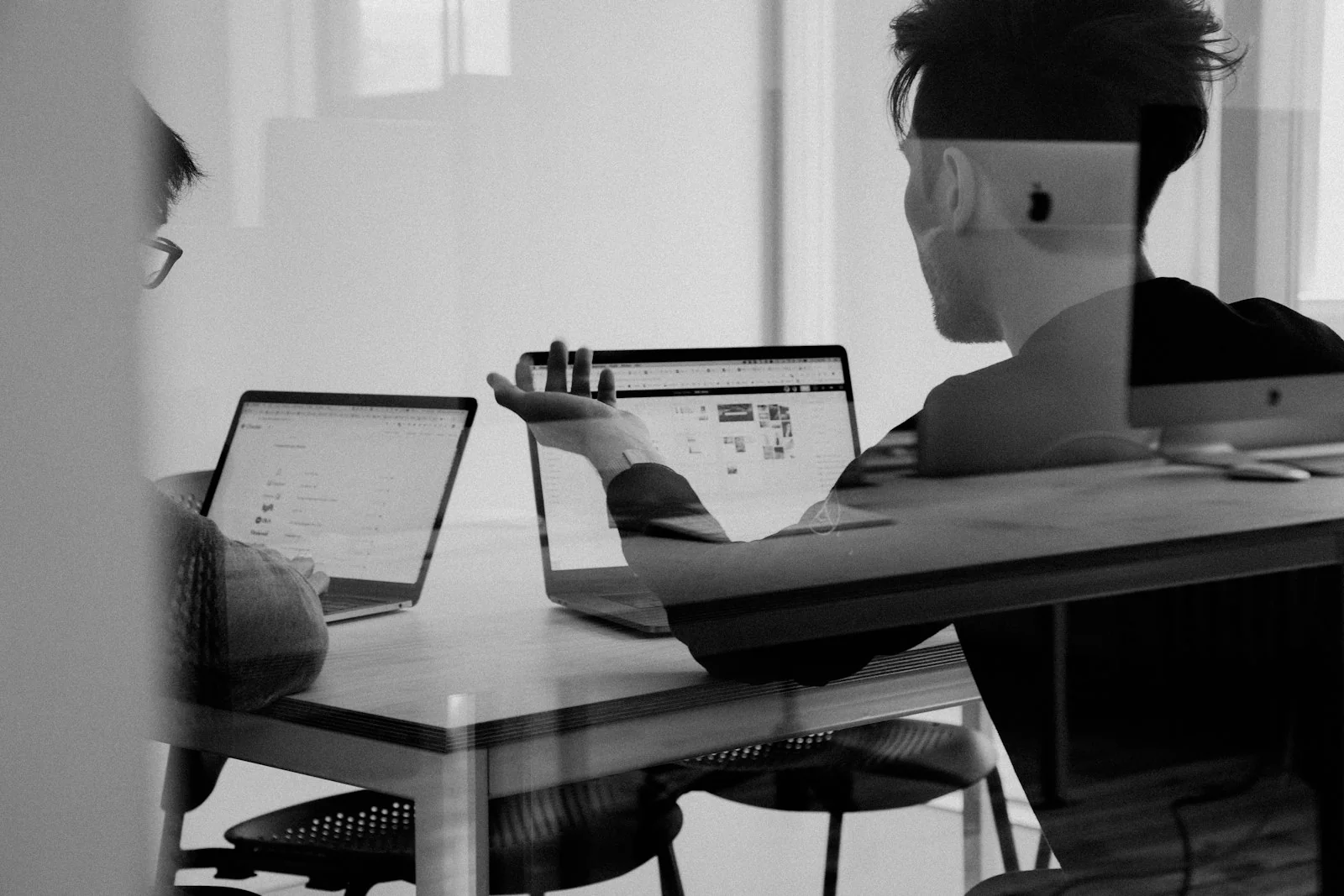 Professional web design company consulting on modern high-performance website architecture and responsive digital branding